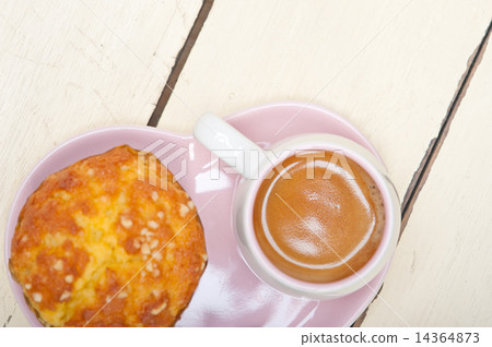 coffee and muffin 14364873