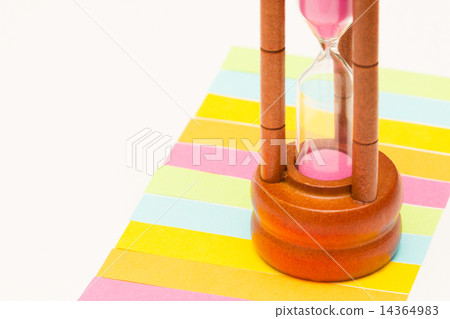 Hourglass on sticky note - pink 1 Hourglass on sticky note - pink 1 14364983