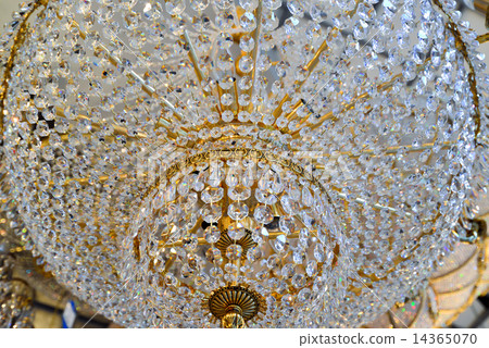 Many beautiful chandeliers light store Many beautiful chandeliers light store 14365070