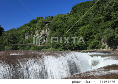 Fubuzuki waterfall 14365276
