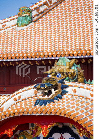 Okinawa Shuri castle main gate dragon Okinawa Shuri castle main gate dragon 14369301