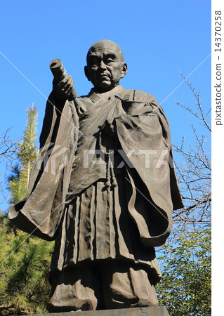 Nichiren Kamito的青銅雕像 14370258