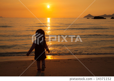 Sunset and girl Sunset and girl 14371152