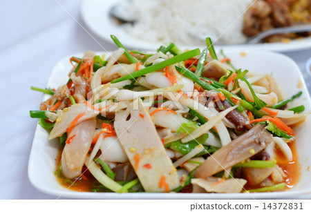 mixed spicy salad 14372831