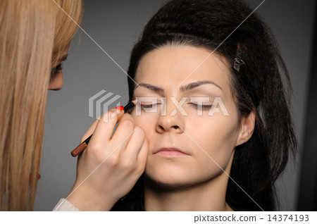 Applying perfect makeup Applying perfect makeup 14374193