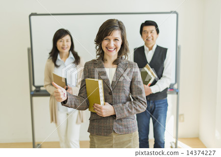 Senior English / Homestay 14374227