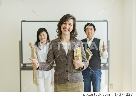 Senior English / Homestay 14374228