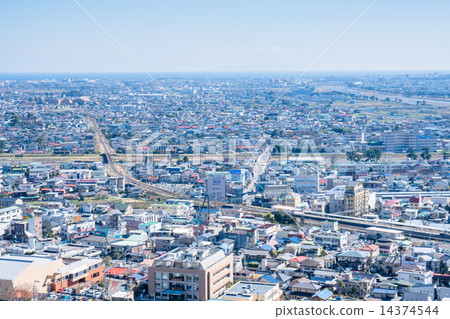 城市景觀和清澈的藍天 城市景觀和清澈的藍天 14374544