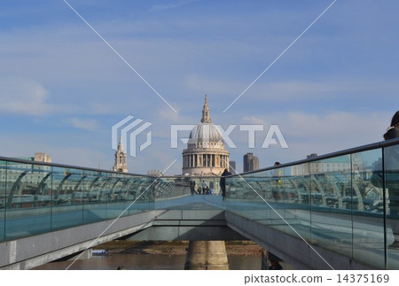 London London 14375169