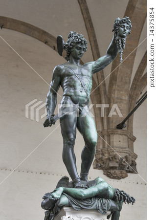 Perseo with head of Medusa statue in Florence, Italy 14375854