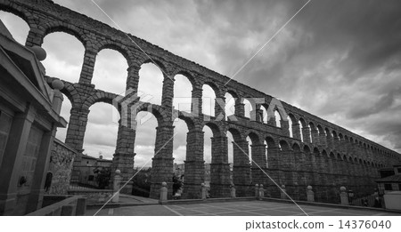 Aqueduct of Segovia - black & white Aqueduct of Segovia - black & white 14376040