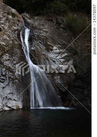 平和瀑布 14378097