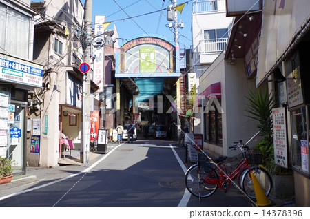 在車站前面的Sannokubashi-bashi站 14378396