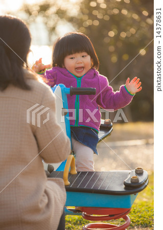 Play in the park 14378631