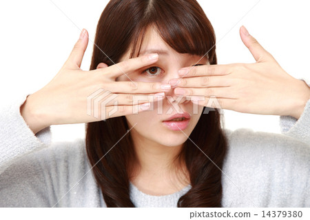 A woman watching Chilla A woman watching Chilla 14379380