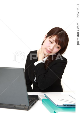 遭受肩膀僵硬的女商人 遭受肩膀僵硬的女商人 14379405