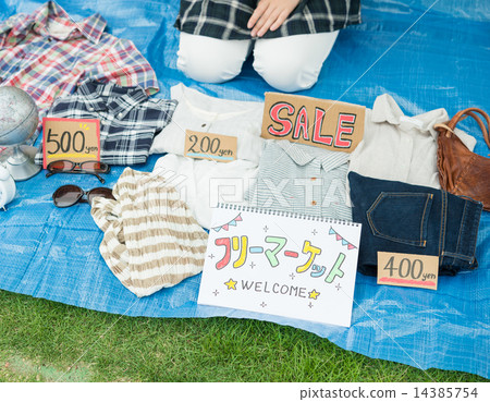 Flea market image 14385754