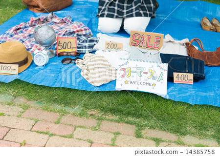 Flea market image 14385758