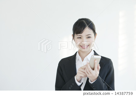 Female employee 14387759