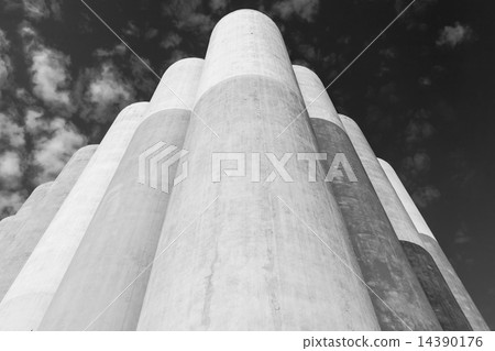 Large concrete tanks for storage of bulk materials 14390176