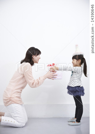 媽媽和女兒 媽媽和女兒 14390646