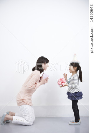 媽媽和女兒 媽媽和女兒 14390648