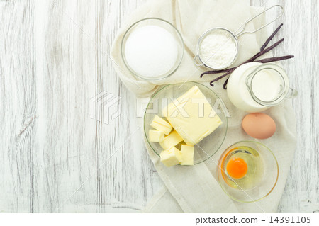 baking ingredients  14391105