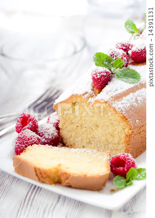 Cake with raspberries and mint leaves 14391131