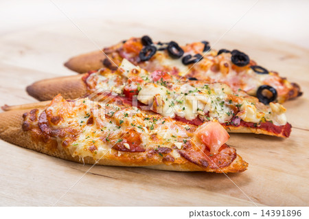 assorti bruscjetta with sausage, cheese, tomato 14391896