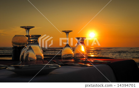 very special ocassion on the beach. very special ocassion on the beach. 14394701