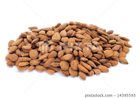 shelled almonds 14395593
