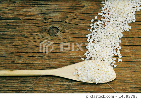 uncooked white rice 14395785