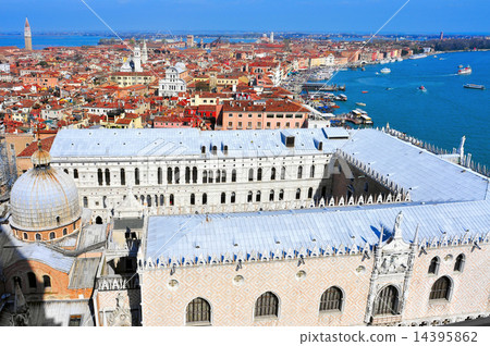 aerial view of San Marco and Castelo districts in Venice, Italy 14395862