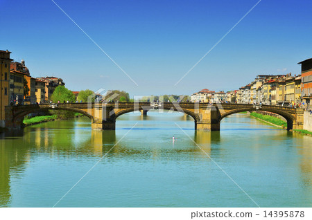 Arno River and Ponte Santa Trinita bridge in Florence, Italy Arno River and Ponte Santa Trinita bridge in Florence, Italy 14395878