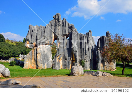 石森林石折疊的屏幕 石森林石折疊的屏幕 14396102