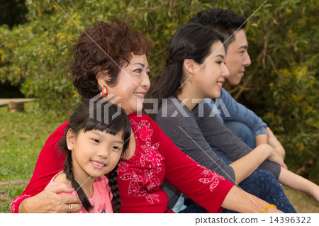 Three Generation 14396322