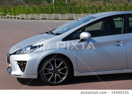 Hybrid vehicle 14400195