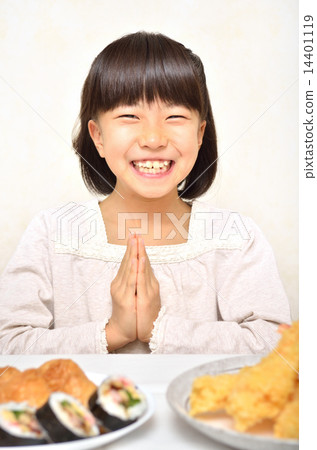一個吃壽司的女孩 一個吃壽司的女孩 14401119