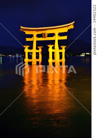 Otorii of Itsukushima Shrine: High tide 14402322
