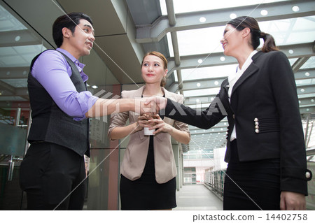 Global International Business Global International Business 14402758