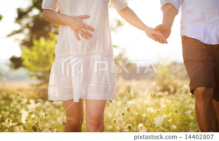 Pregnant couple Pregnant couple 14402807