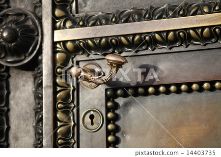 main entrance 14403735