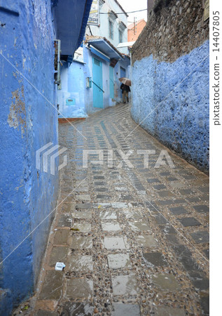 一個童話般的小鎮，在雨中閃耀著Chewen的鵝卵石 14407805