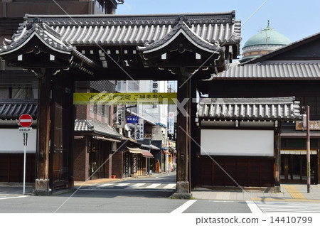 Kyoto Nishi Honganji temple town 14410799
