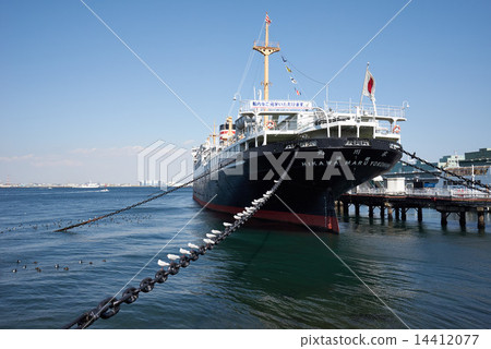 A sightseeing vessel of Yamashita Park Hikawa Maru 14412077