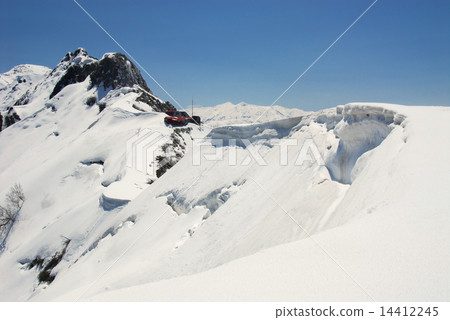 Snow ridge of Hakkaisan 14412245