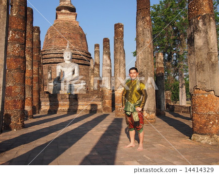 Ethnic costumes and ruins in Thailand 14414329