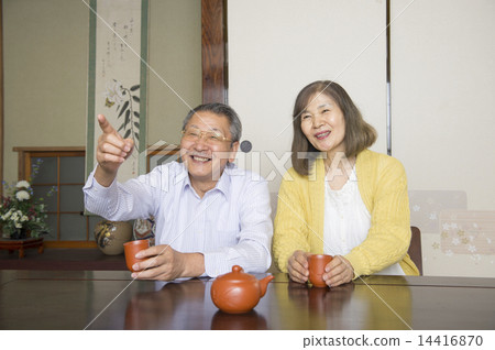 Senior couple · Japanese style room 14416870