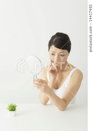 Skin trouble 14417492