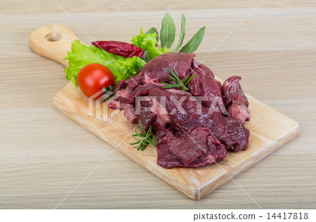 Raw venison Raw venison 14417818